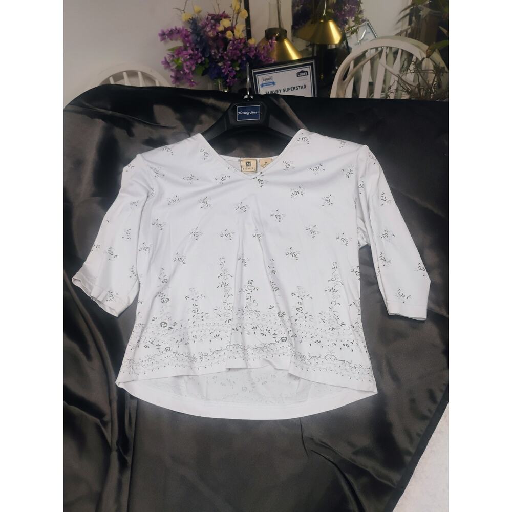 Maurices Women’s Size M White Floral 3/4 Sleeve Top Y2k Liquid Knit Stretch 90s